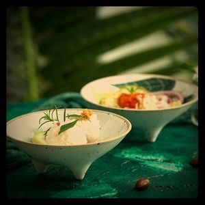 Creative Design Hand Made Three-Legged Noodle Bowl